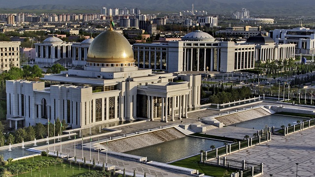 turkmenistan-da-sanayi-ve-insaat-hamlesi