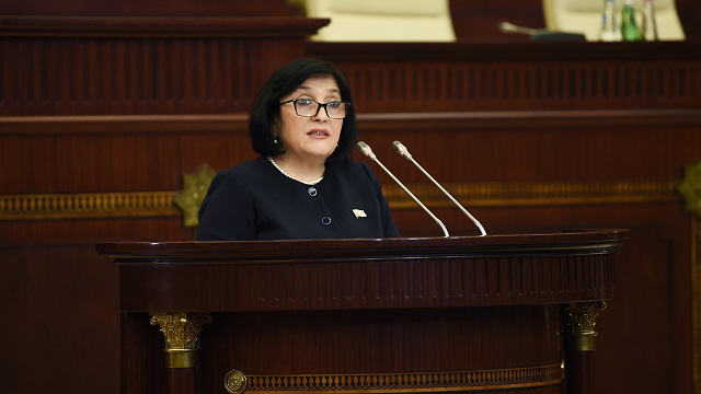 azerbaycan-milli-meclisine-kadin-baskan-secildi