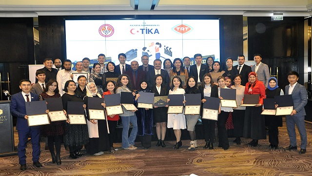 tika-kirgizistanli-gazeteciler-icin-egitim-programi-duzenledi