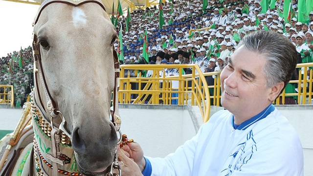 turkmenistan-da-at-bayrami-bu-yil-da-senliklerle-kutlandi