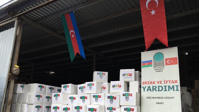azerbaycanda-turk-is-insanlari-ve-hayir-kurumlarindan-gida-yardimi