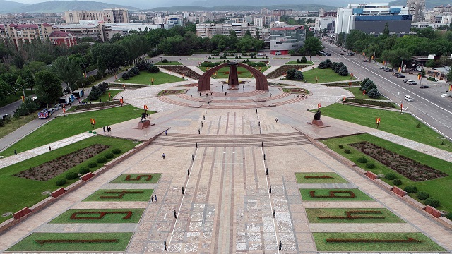 kirgizistanda-9-mayis-zafer-bayrami-toreni