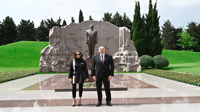 haydar-aliyev-dogumunun-97-yilinda-aniliyor