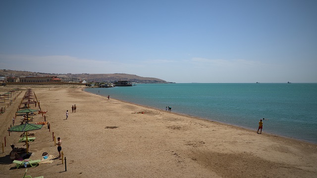 azerbaycanda-plaj-sezonu-acildi