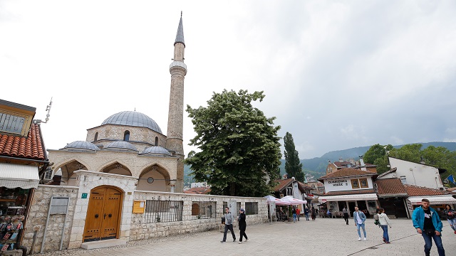 vakiflar-genel-mudurlugunce-yenilenen-saraybosnadaki-bascarsi-camisi-ibadete-ac