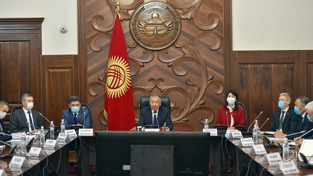 kirgizistan-cumhurbaskani-ceenbekov-yeni-hukumeti-onayladi