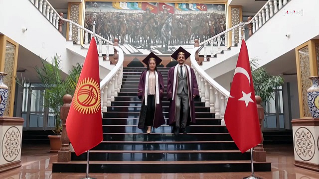kirgizistan-turkiye-manas-universitesinde-online-mezuniyet-heyecani