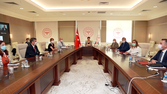 saglik-bakan-yardimcisi-emine-alp-mese-azerbaycanli-mevkidasi-kasimovla-gorust