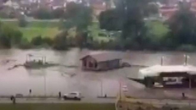 sirbistanda-sel-nedeniyle-15-kentte-ohal-ilan-edildi