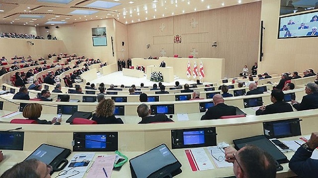gurcistanda-secim-sisteminde-degisiklik-parlamentoda-kabul-edildi
