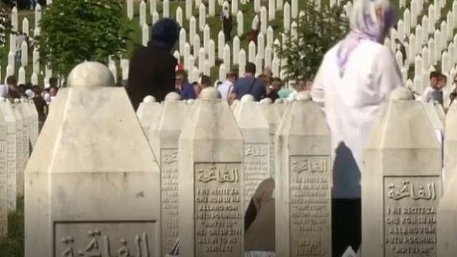 srebrenitsa-sehitligine-defnedilen-tek-hristiyan-rudolf-hren