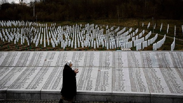 srebrenitsa-kurbanlarinin-aileleri-sevdiklerini-25-yil-sonra-topraga-verecek