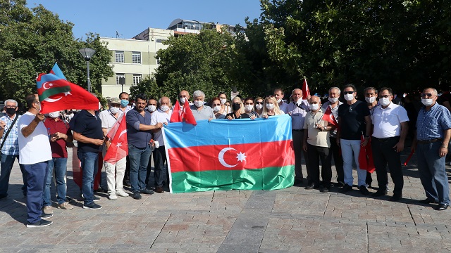 izmirde-ermenistanin-azerbaycana-yonelik-saldirilari-protesto-edildi