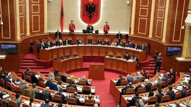 arnavutluk-meclisi-turkiye-ile-askeri-is-birligi-anlasmasini-onayladi