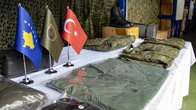 turkiyeden-kosova-ordusuna-destek