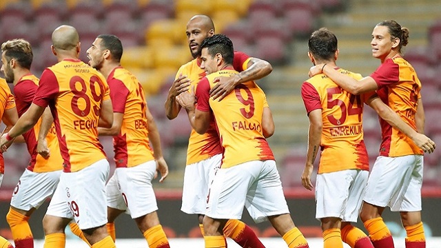 galatasaray-azerbaycan-deplasmaninda