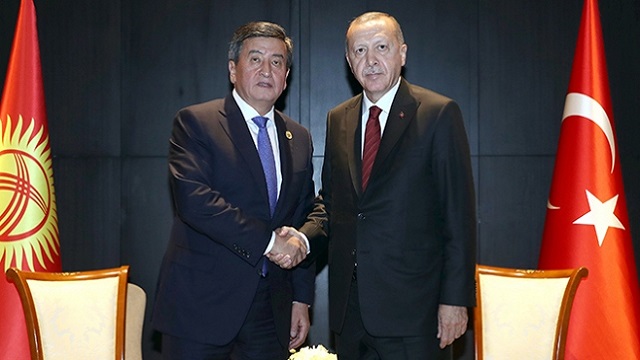 cumhurbaskani-erdogan-kirgizistan-cumhurbaskani-ceenbekov-ile-telefonda-gorustu
