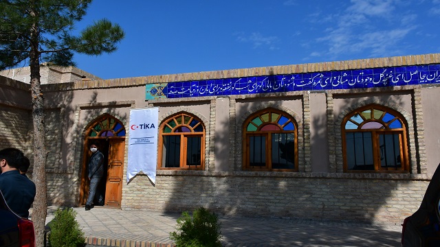 tika-afganistanda-tarihi-metruk-bir-binayi-yeniden-turizme-kazandirdi