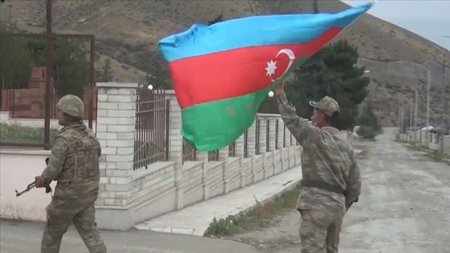ermenistanin-isgalinden-kurtarilan-talis-koyunde-azerbaycan-bayraklari-dalgalan