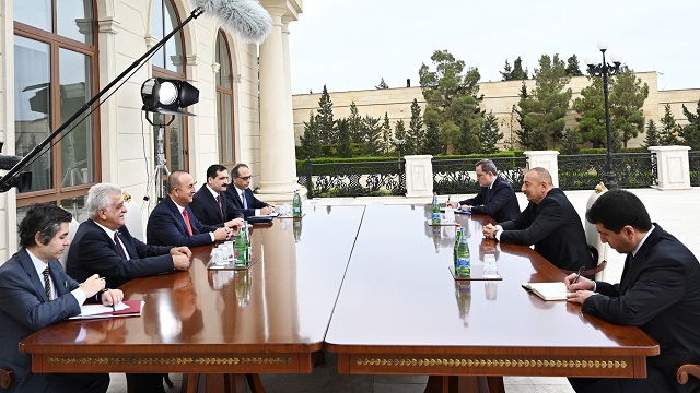 azerbaycan-cumhurbaskani-ilham-aliyev-disisleri-bakani-cavusoglunu-kabul-etti