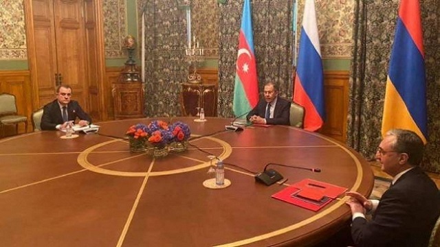 azerbaycan-ve-ermenistan-yetkilileri-bir-araya-geldi