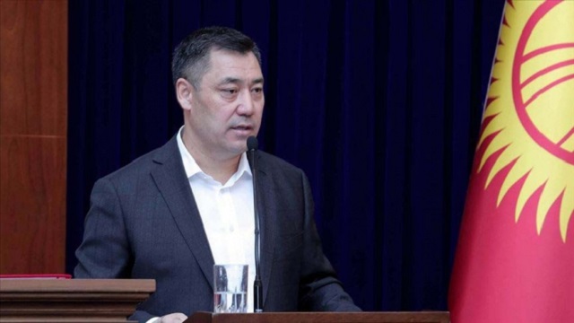kirgizistan-basbakani-caparov-cumhurbaskanligi-yetkililerinin-kendisine-devredi