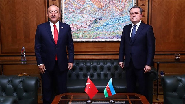 disisleri-bakani-cavusoglu-azerbaycanli-mevkidasi-bayramovu-kutladi