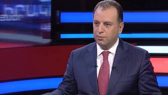 ermenistan-savunma-bakani-istifa-etti