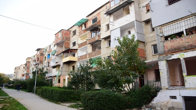 arnavutluktaki-yikici-depremin-uzerinden-bir-yil-gecti