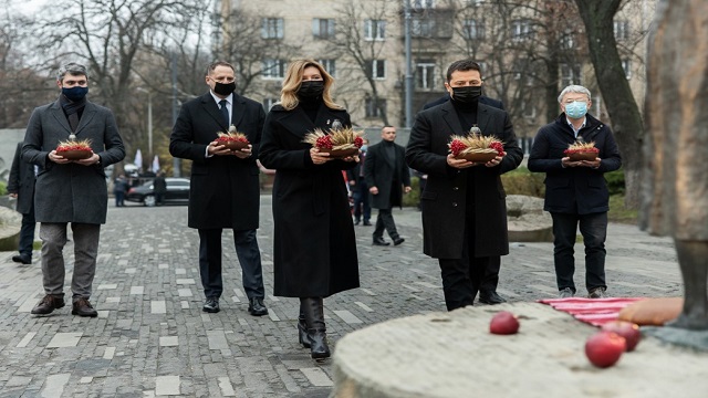 ukraynada-holodomor-trajedisinin-kurbanlari-anildi