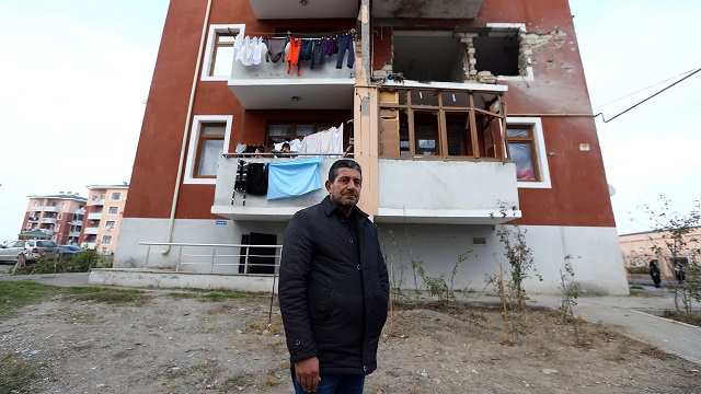 ermenistan-28-yil-sonra-ikinci-kez-evlerini-yikti