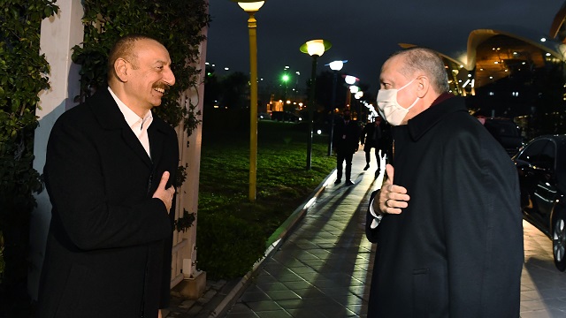 cumhurbaskani-erdogan-aliyev-ile-aksam-yemeginde-bir-araya-geldi