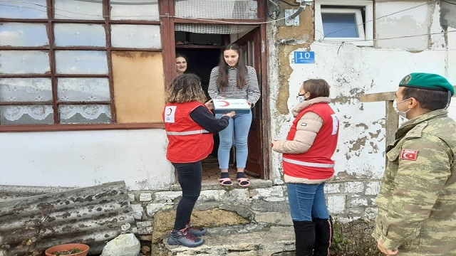 turk-kizilay-bosna-hersekte-yakacak-gida-ve-tablet-yardiminda-bulundu