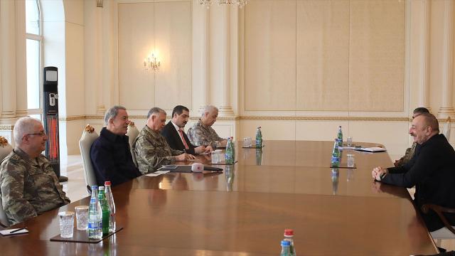 bakan-akar-ve-tsk-komuta-kademesi-aliyev-ile-gorustu