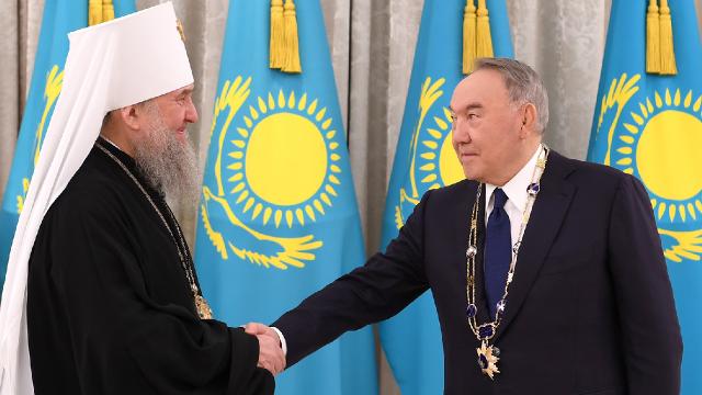 kazakistan-kurucu-cumhurbaskani-nazarbayev-e-algis-nisani