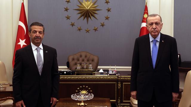 cumhurbaskani-erdogan-kktc-disisleri-bakani-ertugruloglunu-kabul-etti