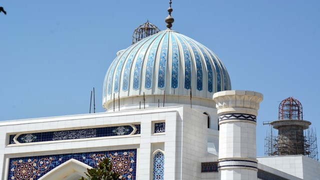 tacikistanda-kovid-19-tedbirleri-kapsaminda-kapatilan-camiler-yeniden-ibadete-a
