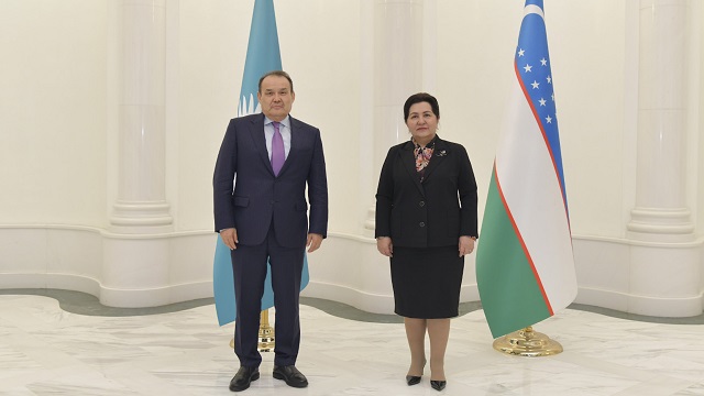 ozbekistan-senato-baskani-narbayeva-turk-konseyi-genel-sekreteri-amreyev-ile-go