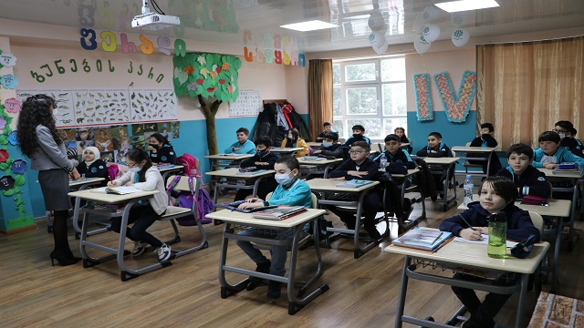 gurcistan-uluslararasi-maarif-okullarinda-yuz-yuze-egitime-yeniden-baslandi