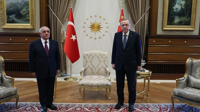 cumhurbaskani-erdogan-azerbaycan-basbakani-asadovu-kabul-etti