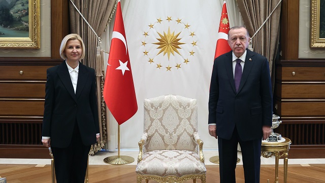 cumhurbaskani-erdogan-gagavuz-ozerk-yeri-baskani-irina-vlahi-kabul-etti