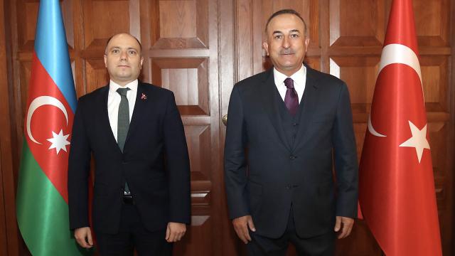 bakan-cavusoglu-azerbaycan-kultur-bakani-kerimov-ile-gorustu