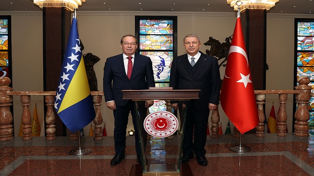 turkiye-ile-bosna-hersek-arasinda-askeri-mali-isbirligi-anlasmasi-imzalandi