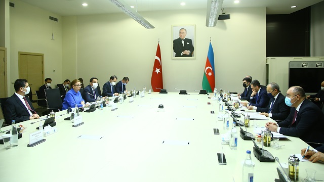 ticaret-bakani-pekcan-turkiye-ile-azerbaycana-serbest-ticaret-anlasmasi-yakis