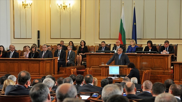 bulgaristan-in-yeni-parlamentosunda-turk-ve-musluman-kokenli-27-milletvekili-yer