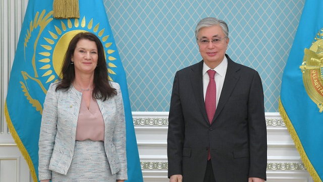 kazakistan-cumhurbaskani-tokayev-agit-donem-baskani-linde-yi-kabul-etti