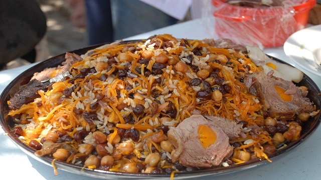 2-bin-500-yillik-tarihe-sahip-lezzet-ozbek-pilavi