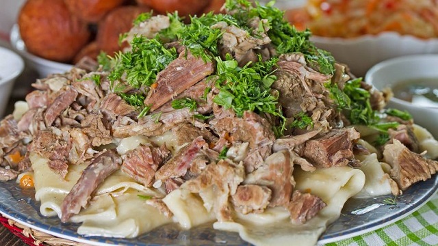 yemeklerin-sahi-besparmak