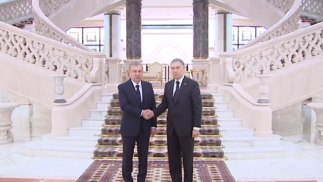 ozbekistan-cumhurbaskani-sevket-mirziyoyev-turkmenistan-a-calisma-ve-taziye-ziya