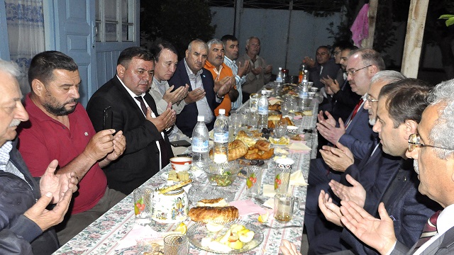 turkiyenin-biskek-buyukelcisi-dogan-ramazanin-son-iftarini-kirgizistandaki-kar